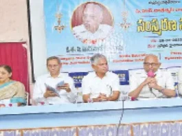 Former TN Governor praises Ch Rajeshwar Rao as a highly esteemed journalist