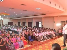 Puvvada Ajay Kumar reports an overwhelming response to the Athmeeya Sammelans.