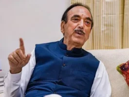 Ghulam Nabi Azad criticizes Congress leadership for being inexperienced and sycophantic