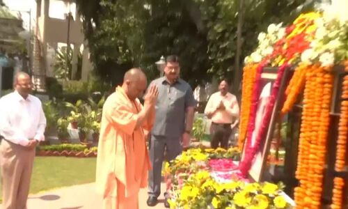 Hemwati Nandan Bahuguna remembered by Yogi Adityanath in Lucknow