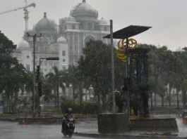 Many parts of Hyderabad affected by heavy rain and hailstorms