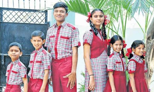 New uniforms to be provided for students in Telangana government schools