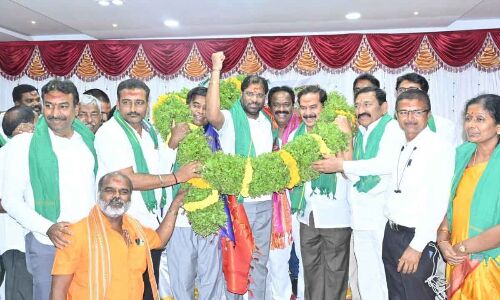 Unity urged by MP Vaddiraj Ravichandra in Warangal