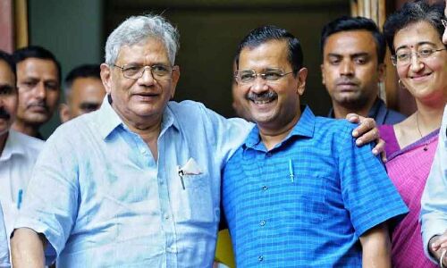 Arvind Kejriwal receives support from Yechury on Ordinance in New Delhi