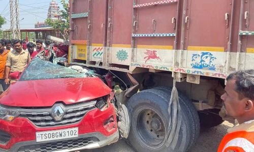 Four lives lost in Narsingi due to collision between car and truck in Hyderabad