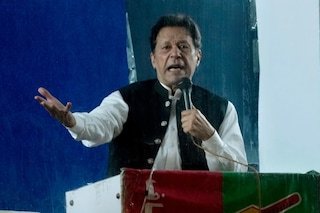 Pakistan Military Allegedly Plans to Humiliate Imran Khan by Imprisoning His Wife Bushra Begum, Claims the Prime Minister