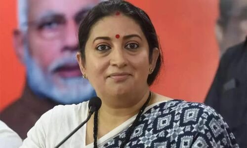 Smriti Irani Criticizes Rahul Gandhi for Shifting from Amethi to Wayanad as MP