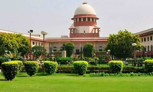 Supreme Court urges LG to follow government's aid and advice