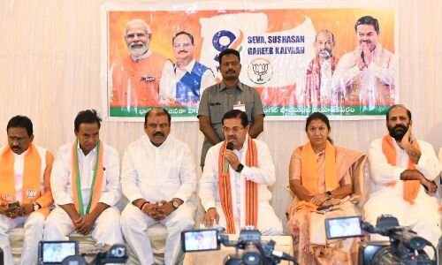 BJP showcases Modi's achievements in Warangal