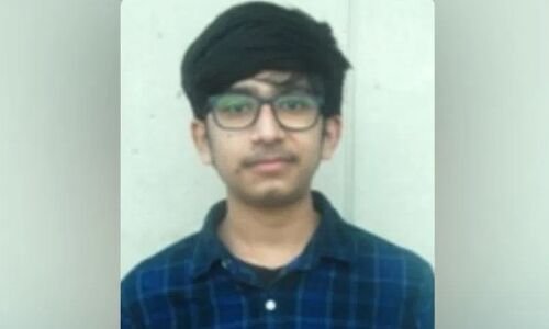 City Boy from Hyderabad Tops JEE Advanced Exam