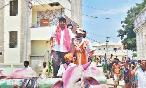 Farmers Day celebrated in Mahbubnagar with a bullock cart rally