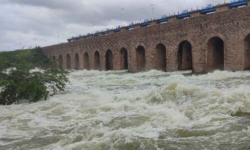 Baldia officials monitor increasing water levels of Musi river