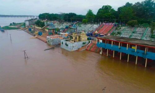 Bhadradri witnesses Godavari river reaching a height of 42.8 ft