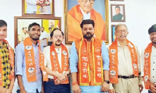 Shiv Sena welcomes Parupalli Kashyap's father to Hyderabad