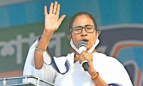 Mamata suggests BJP may call LS polls in December after booking all choppers