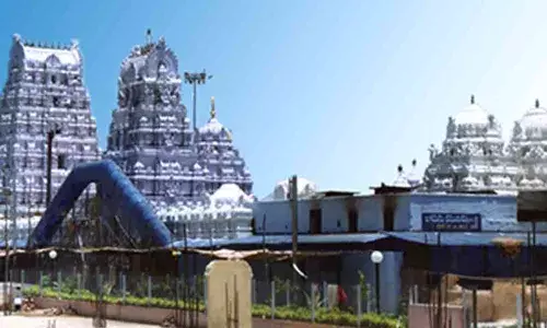 Blaze erupts in proximity to Vemulawada's Sri Rajarajeswara Swamy Temple