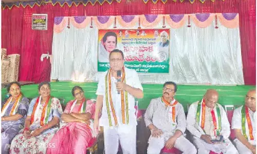 Congress leaders urge public to attend Vijayaberi Sabha in Mahabubnagar in large numbers