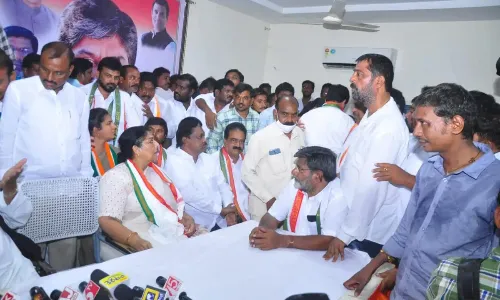 Congress' pre-meeting in Khammam marred by chaos