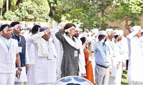 Gandhis Receive Warm Welcome at Grand Reception