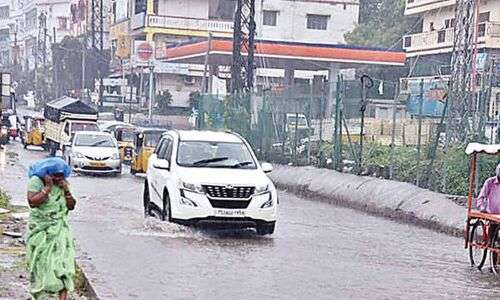 Residents on edge as water level in Musi River continues to rise