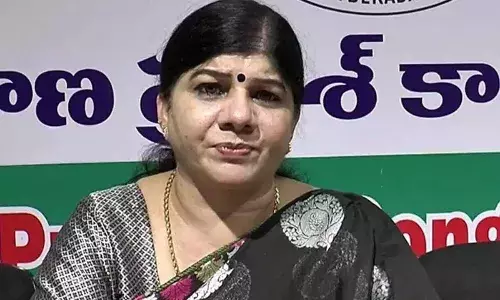 State Mahila Congress chief criticizes PM for deceiving women's community