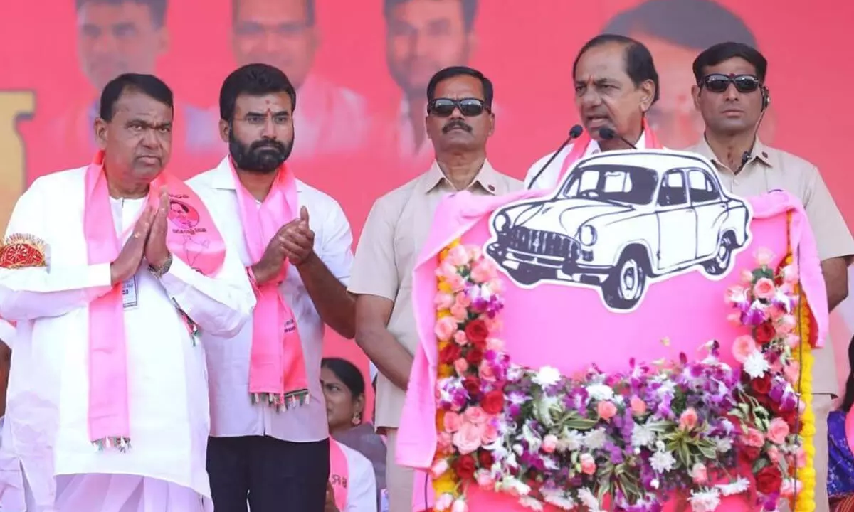 CM KCR praised by Pocharam