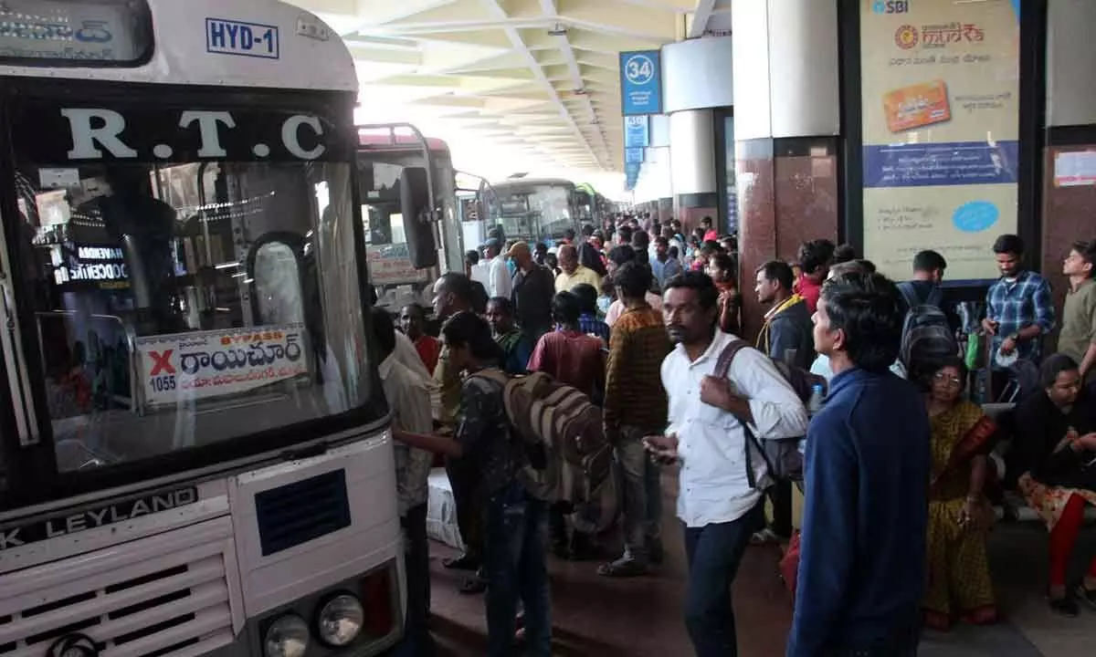 Festive Rush Overwhelms Railway and Bus Stations