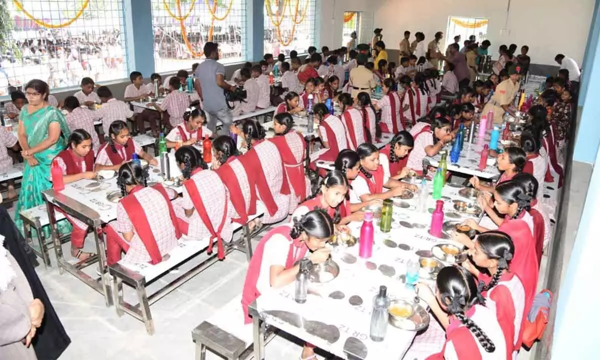 Government schools in Telangana introduce scheme, delighting students with breakfast