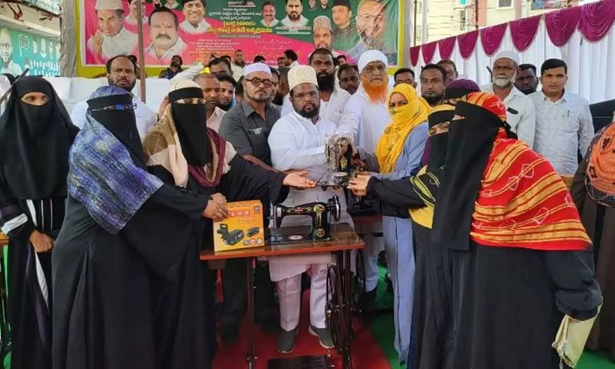 MIM Calls on Muslims in Karimnagar to Back BRS