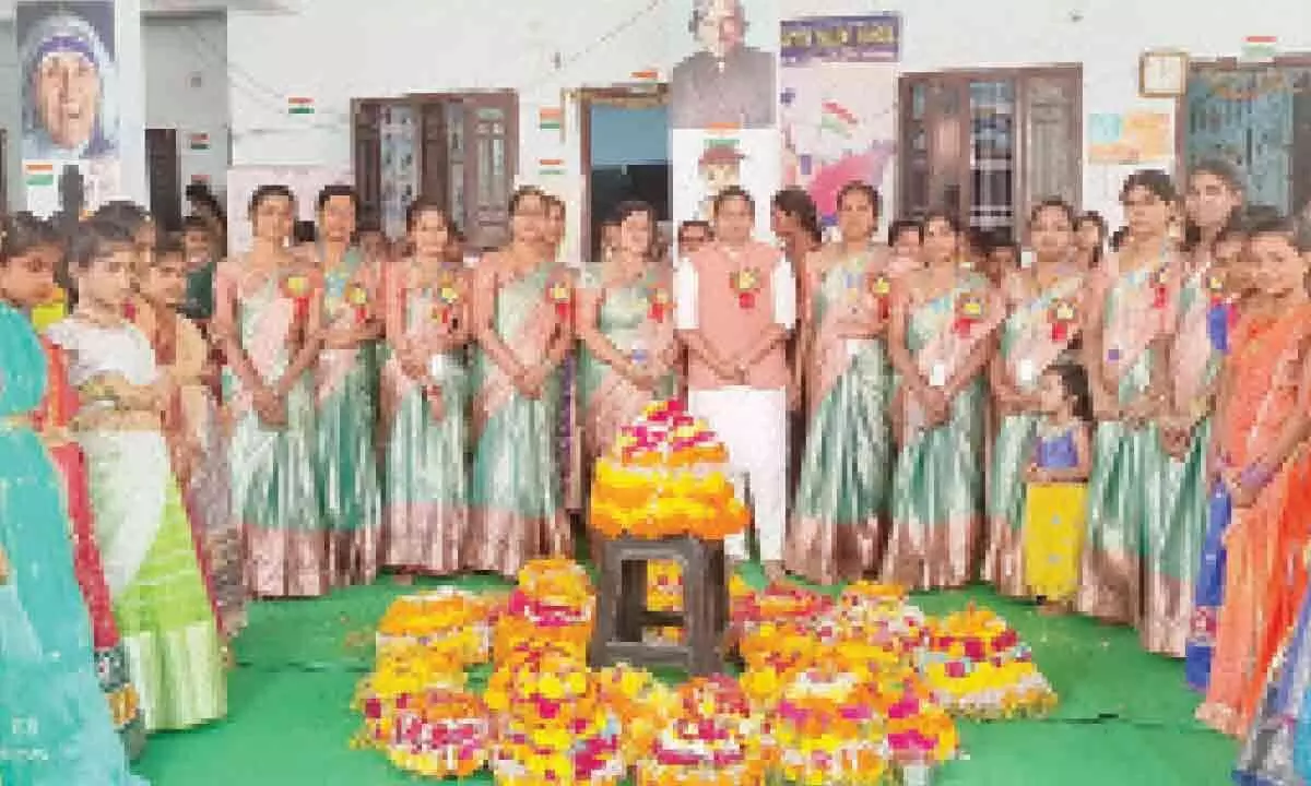 Sri Kakatiya School in Rangareddy Celebrates Bathukamma Festivities