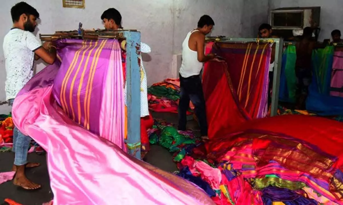 Telangana Government to Soon Distribute Bathukamma Sarees in Pre-Election Initiative