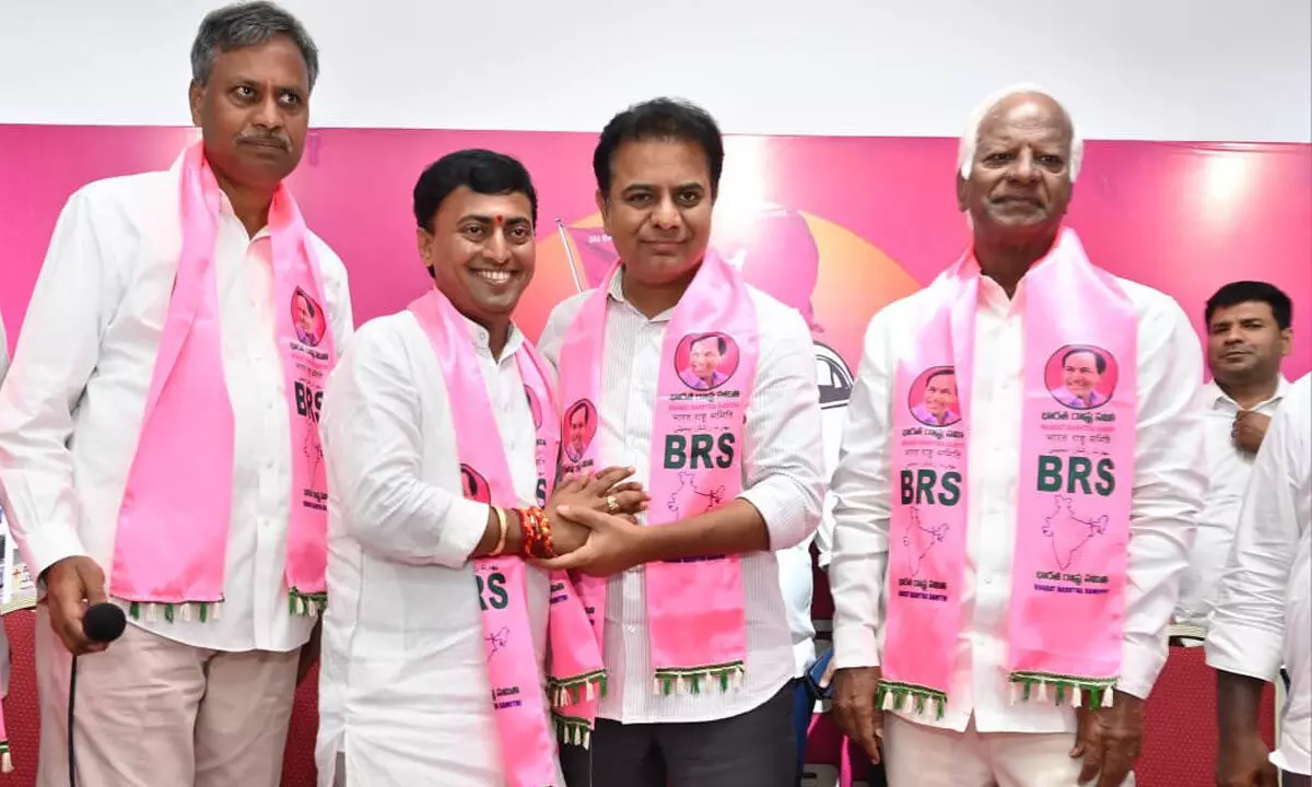 BJP Leader Anugula Rakesh Reddy Joins BRS with KTR in Attendance