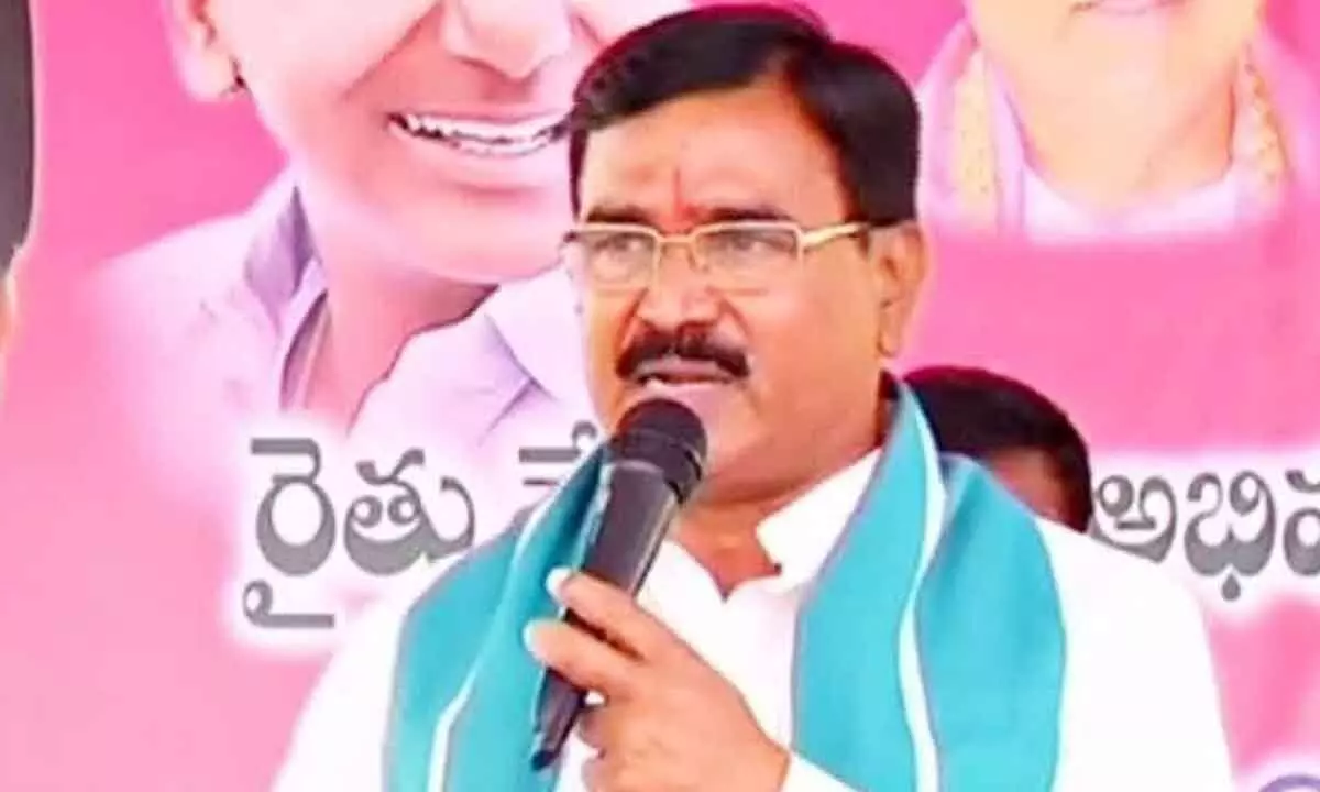 Congress BC leader accuses Singireddy of corruption