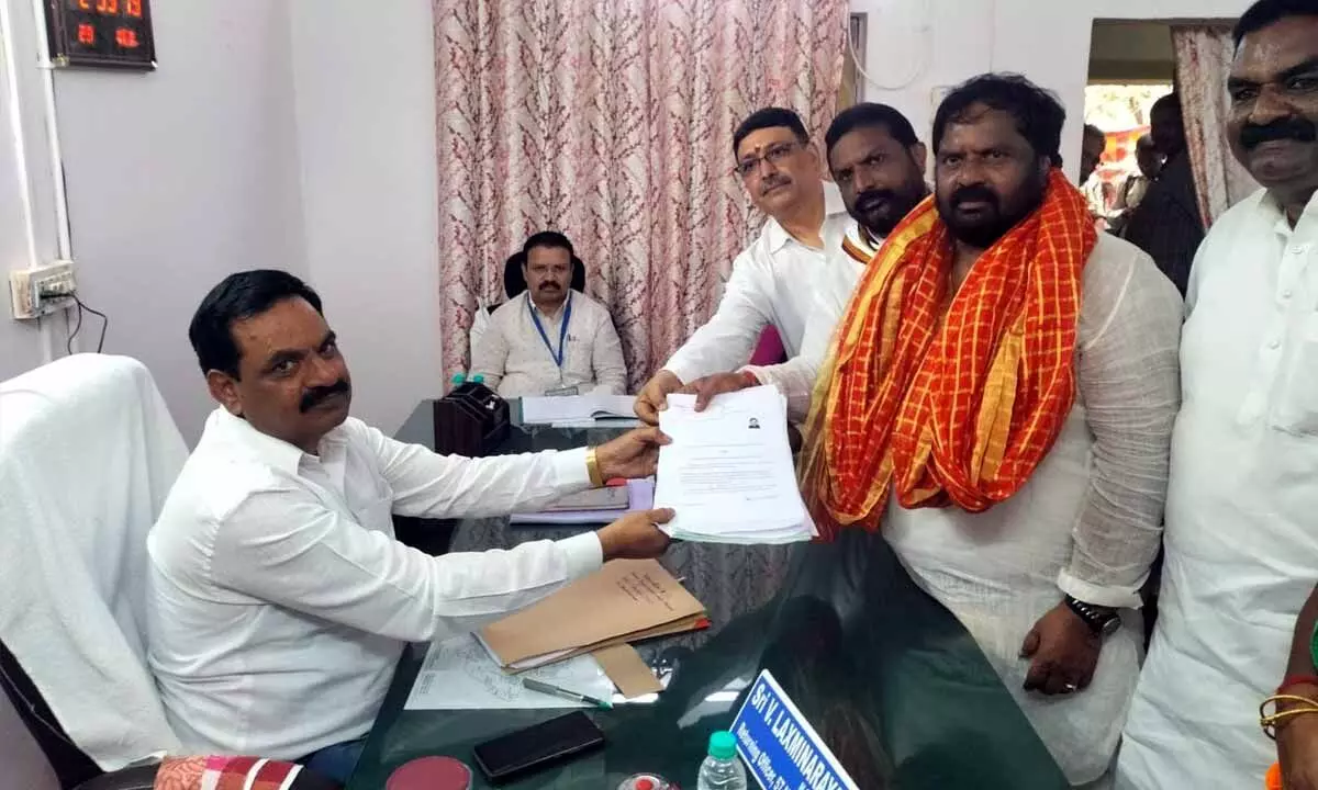 Congress candidate Anjan Kumar Yadav files nomination for Musheerabad, confident of Congress forming government