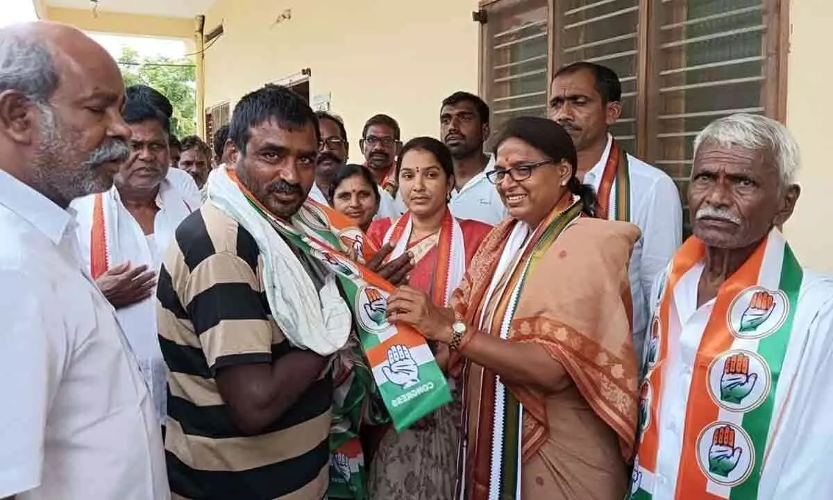 Congress makes significant gains in Kodad, Munagala