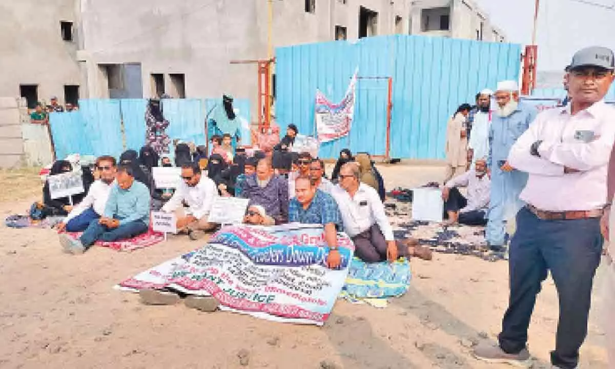 Families in Budwel, Rangareddy, protest against compelled relocation