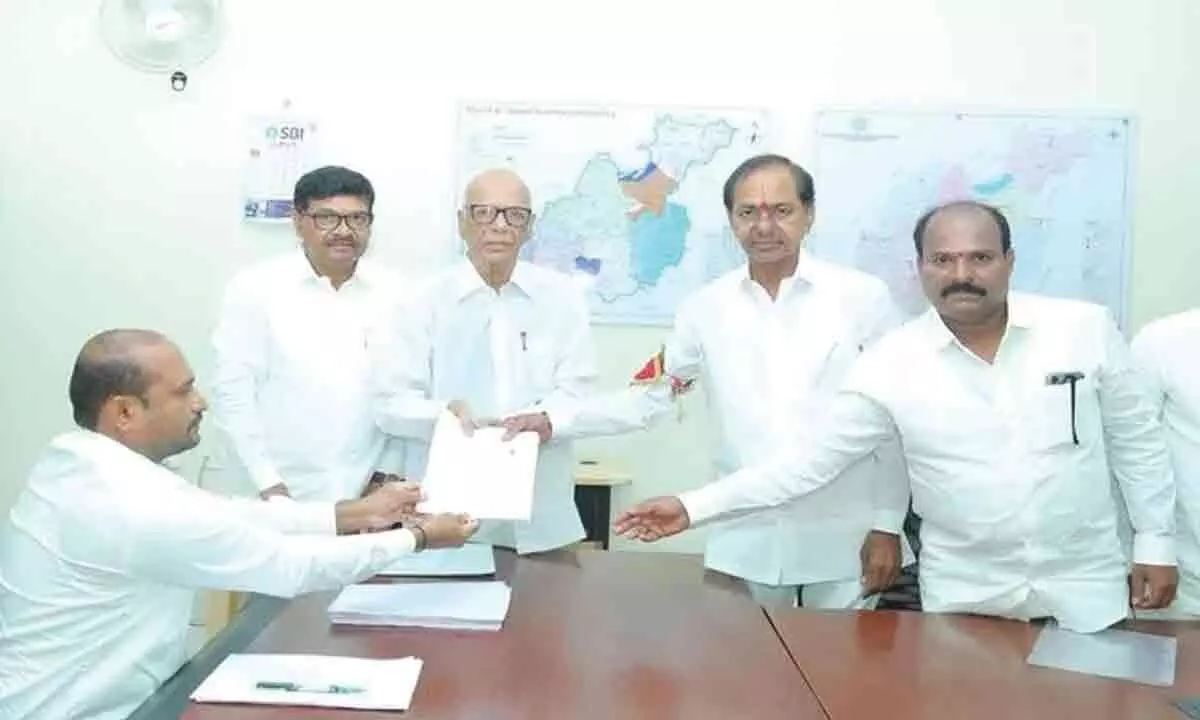 KCR submits nominations from his hometown Gajwel