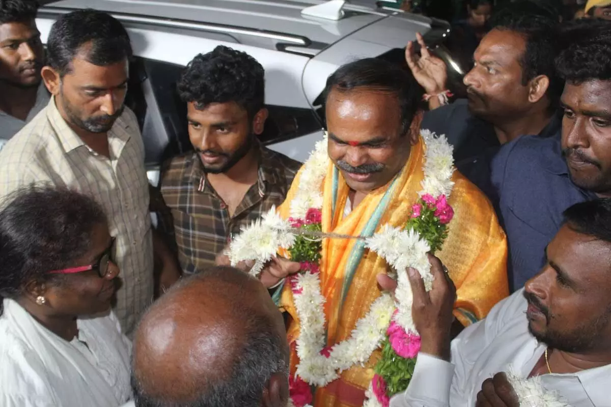 Massive response received as BSP Maheshwaram candidate holds corner meeting