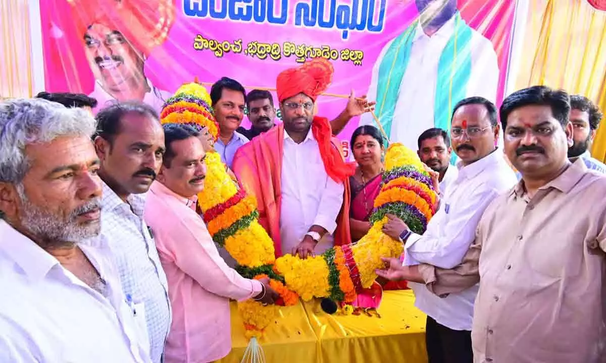 MP Vaddiraju Ravichandra praises KCR's efforts in serving tribals in Kothagudem