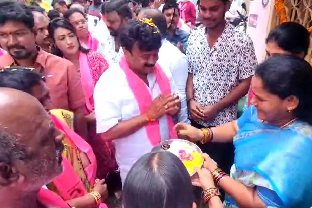 Talasani Srinivas Yadav assures people in Ameerpet that Congress cannot be trusted