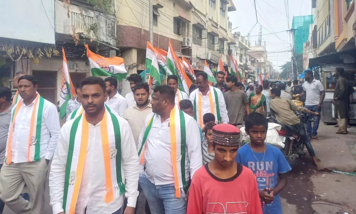 Venela, Congress candidate for Secunderabad Cantonment, leads roadshow in Bollaram