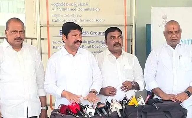 YSRCP delegation urges EC to take action against dual voters