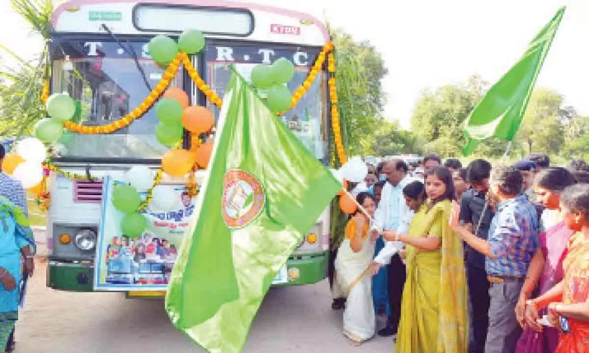 Flag Off of 'Mahalaxmi' Scheme in Kothagudem