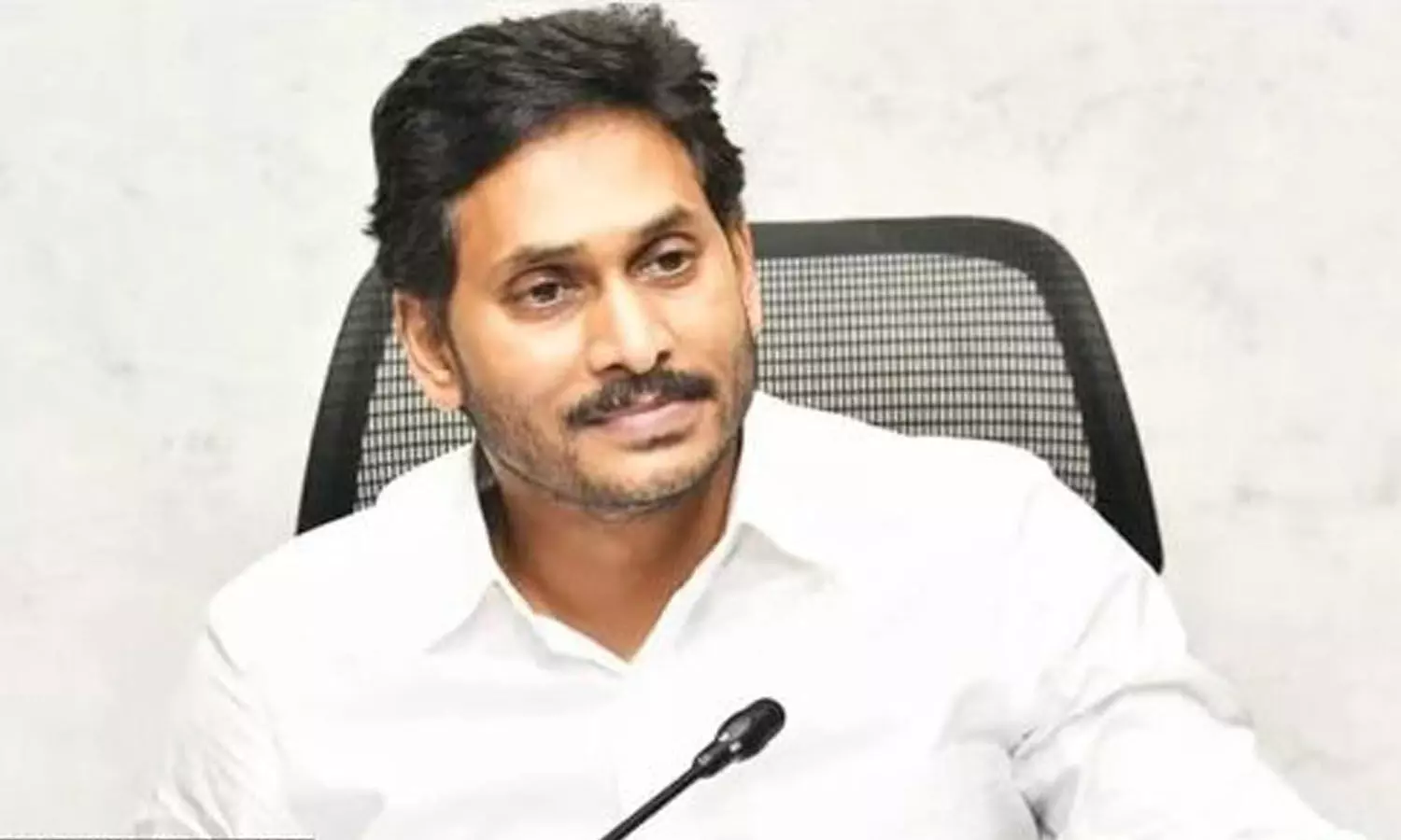 Jagan urges officials to purchase damaged paddy amidst Cyclone Michaung