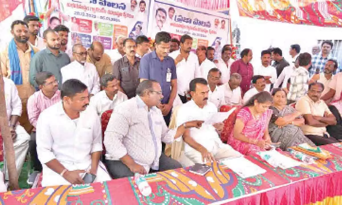 Jupally encourages active engagement in 'Praja Palana' in Mahabubnagar