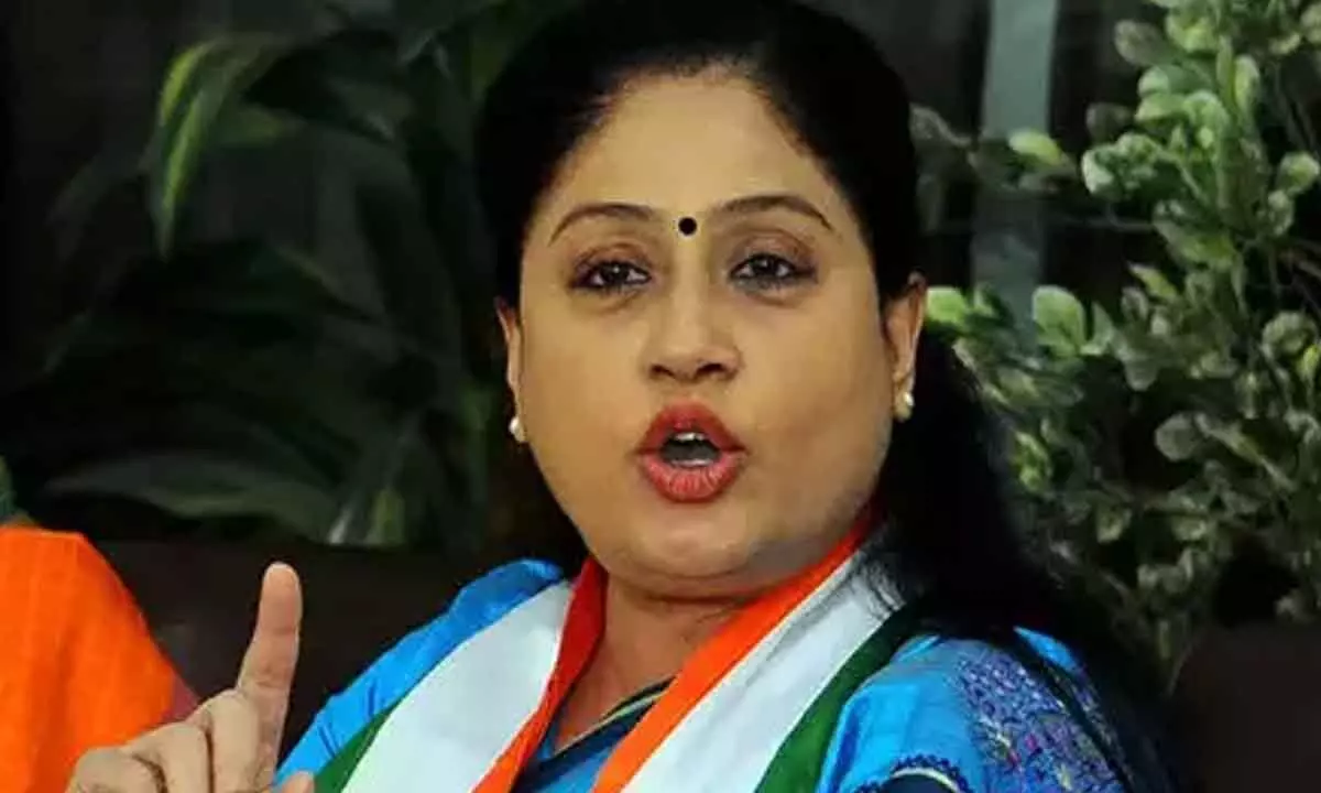 Vijayashanthi urges KCR to address statements from BRS MLAs