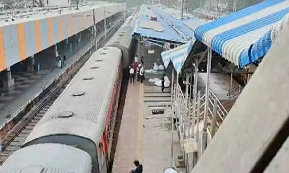 Accident involving Charminar Express at Nampally