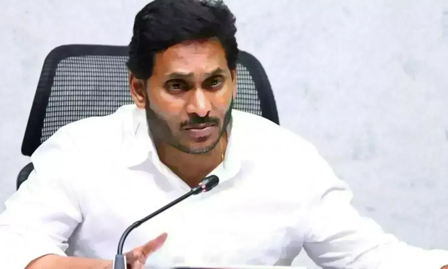 Andhra Pradesh Cabinet Announces Mega DSC for Filling 6,100 Teacher Positions and Extends Retirement Age of Non-Teaching Staff in Universities to 62