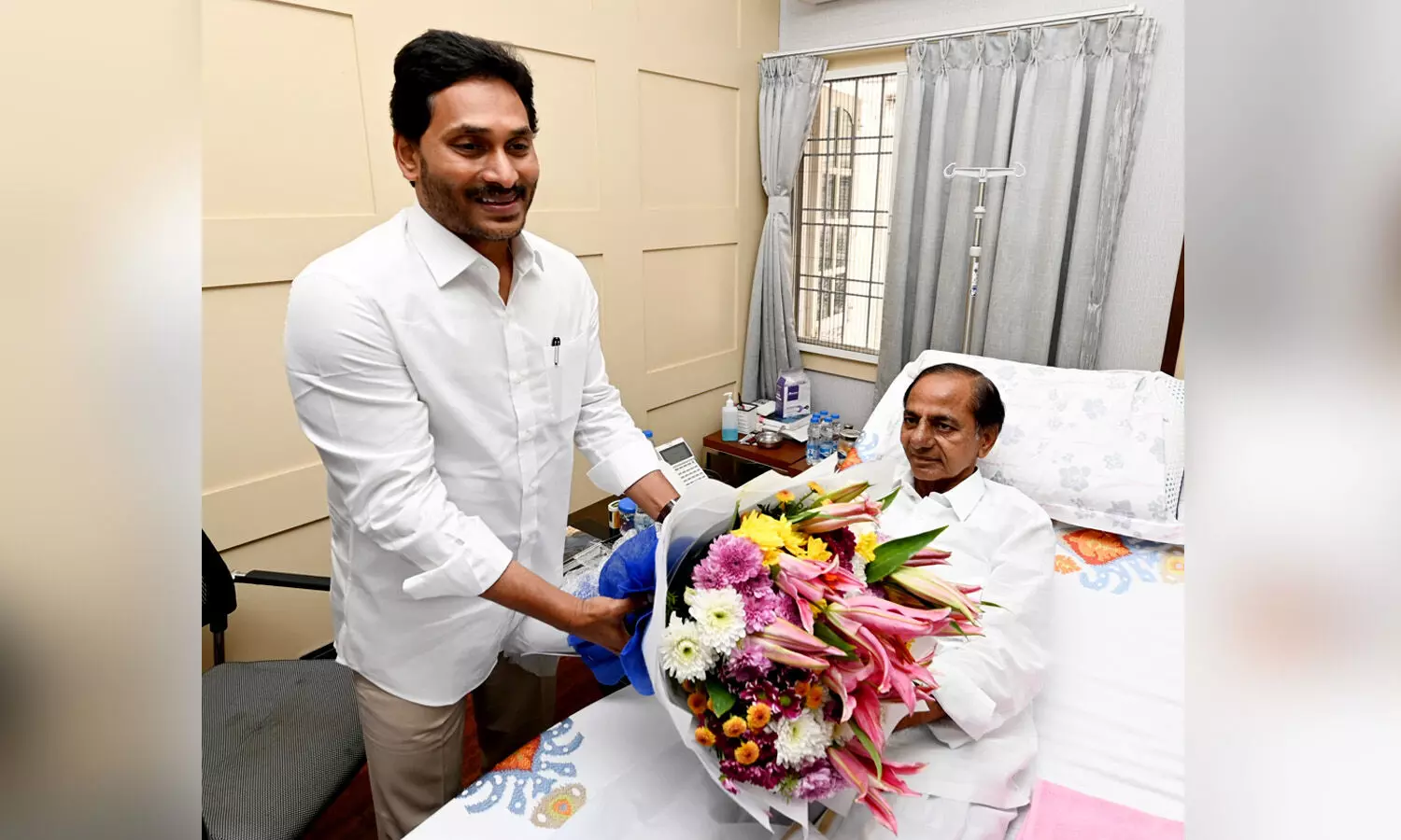 Andhra Pradesh Chief Minister Jagan Reddy extends courtesy visit to BRS leader KCR