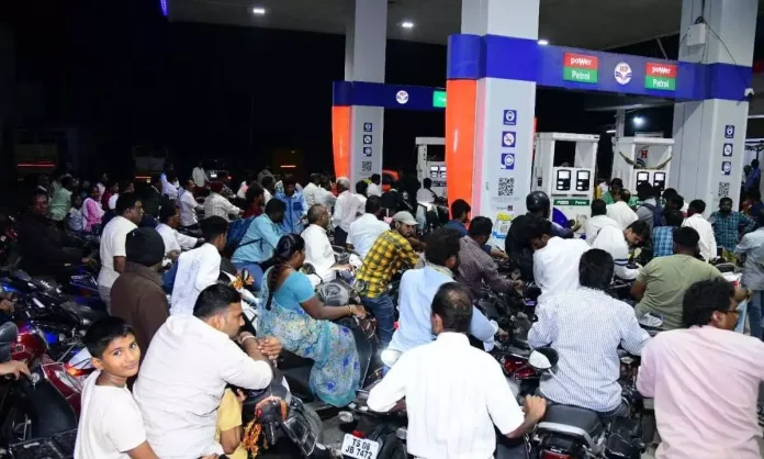 Diesel tanker strike prompts surge in motorists visiting petrol stations